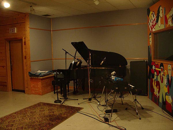 photo of grand piano